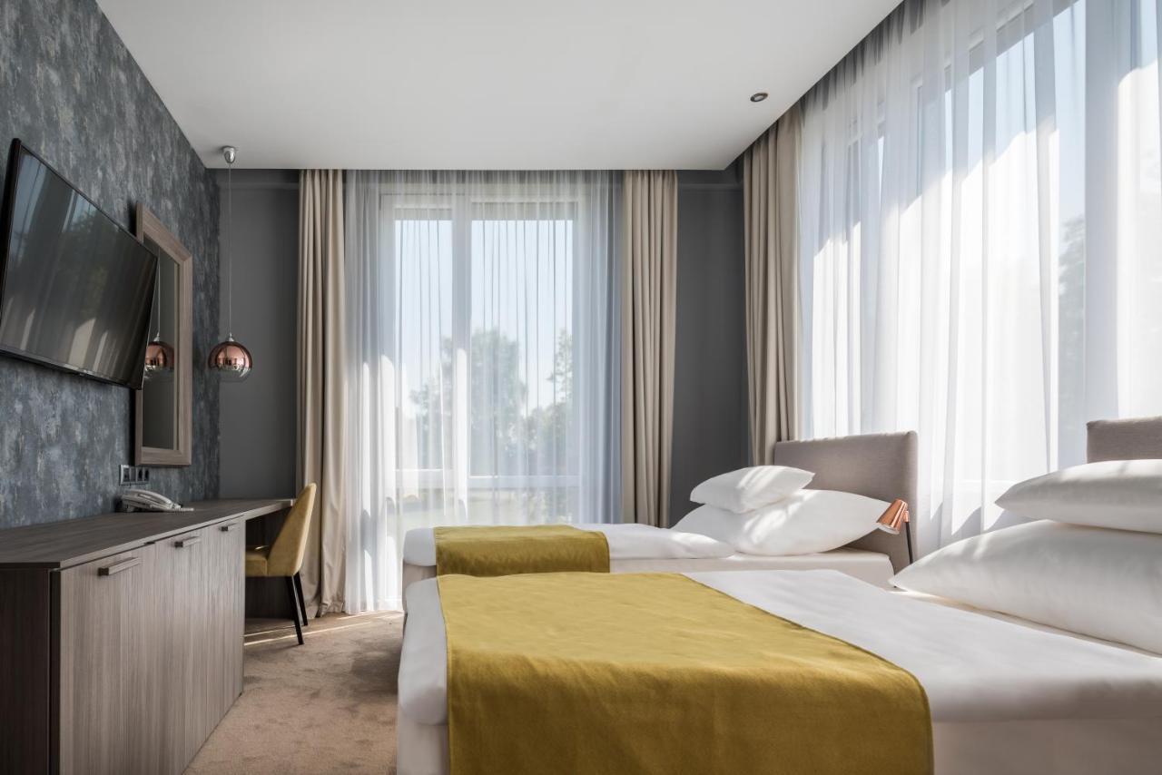 Varda Sport Hotel Кішварда Екстер'єр фото