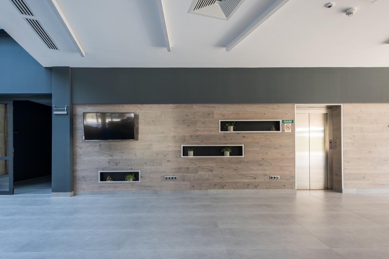Varda Sport Hotel Кішварда Екстер'єр фото