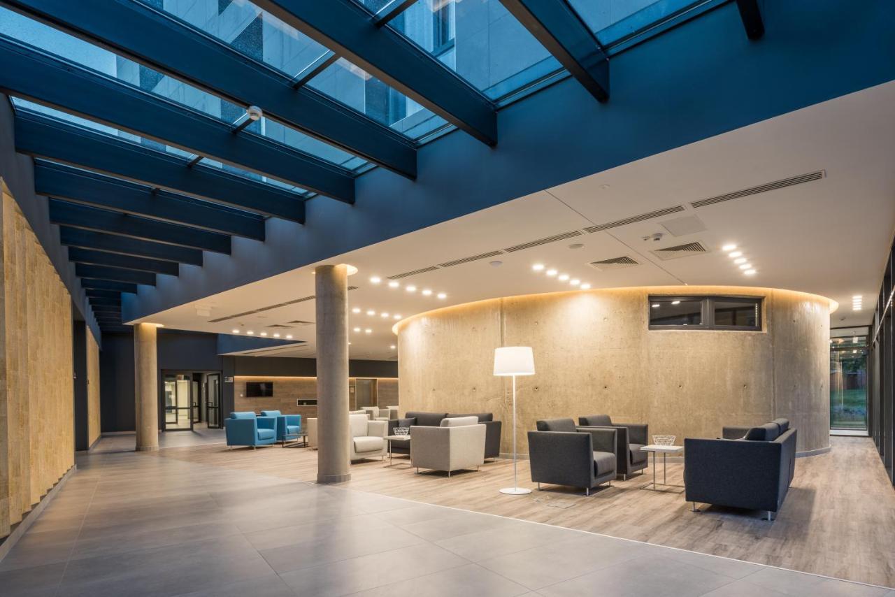 Varda Sport Hotel Кішварда Екстер'єр фото