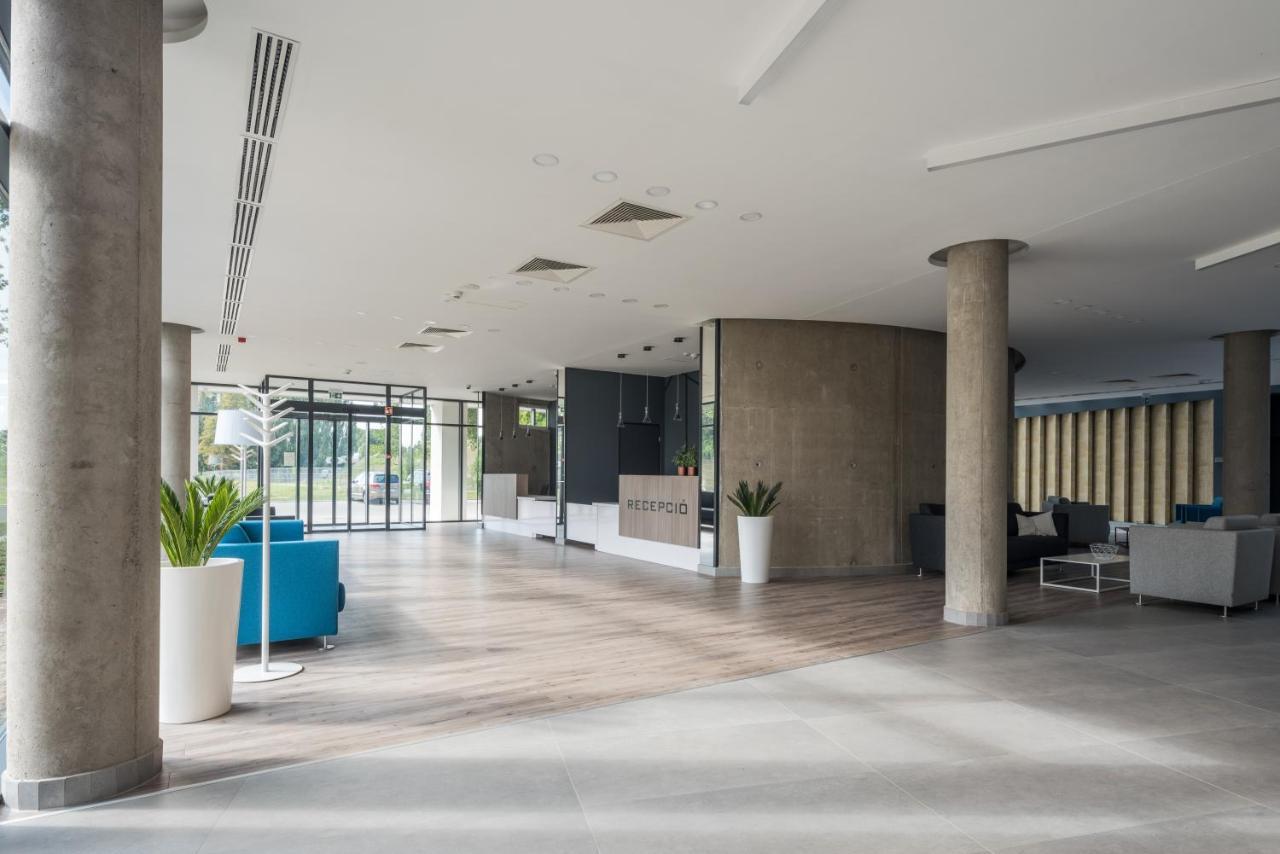 Varda Sport Hotel Кішварда Екстер'єр фото