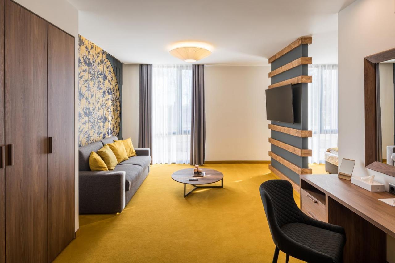 Varda Sport Hotel Кішварда Екстер'єр фото