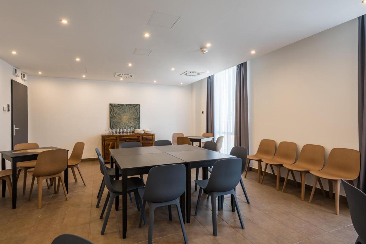 Varda Sport Hotel Кішварда Екстер'єр фото
