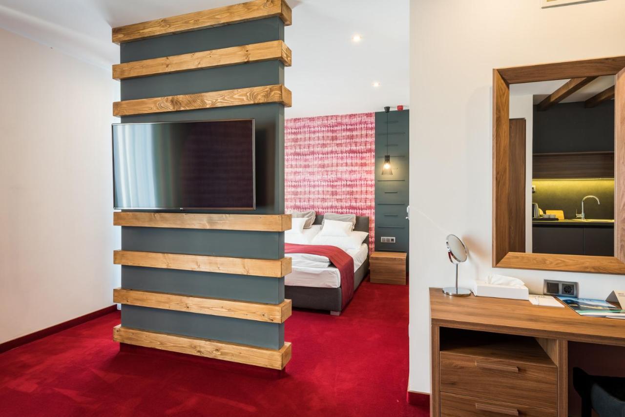 Varda Sport Hotel Кішварда Екстер'єр фото
